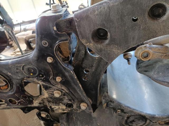 5WA407151 Brazo inferior izquierdo de la suspensión delantera  en stock Castellón