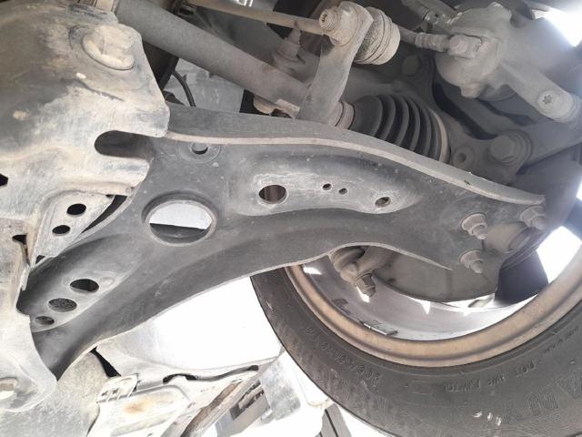 5WA407151 Brazo inferior izquierdo de la suspensión delantera  comprar en Reus