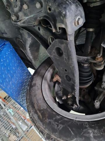 Brazo inferior izquierdo de la suspensión delantera 5WA407151A VAG