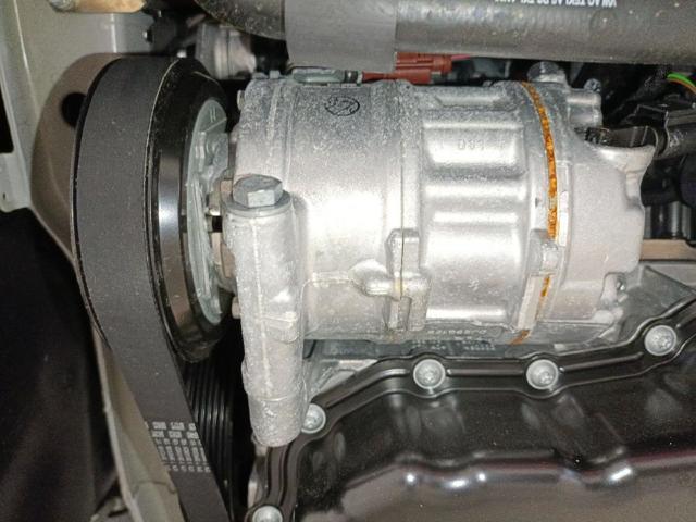 5WA816803A VAG Compresor de aire acondicionado  disponible Ourense