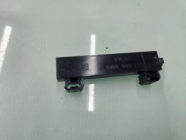 5WA962132 VAG Antena Kessy  comprar en Oviedo