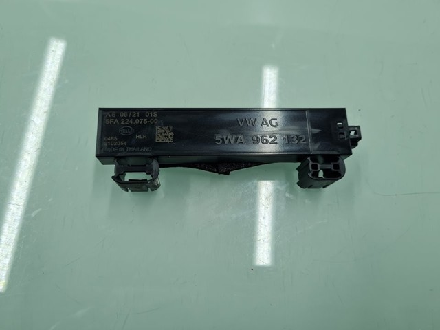 5WA962132 VAG Antena Kessy  disponible Ourense
