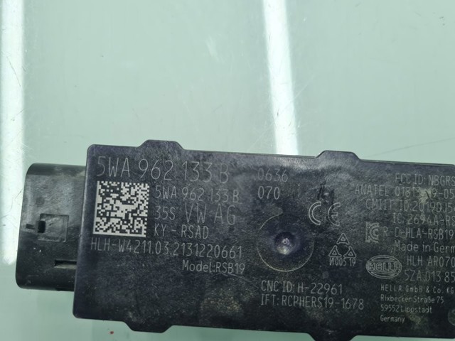 5WA962133B VAG Antena Kessy  comprar en Jaén