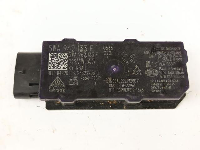 5WA962133F VAG