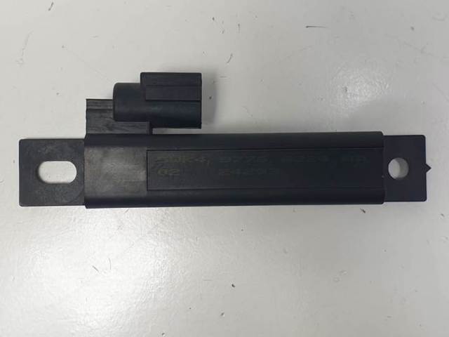 5WK48775 NISSAN Antena comprar Bilbao