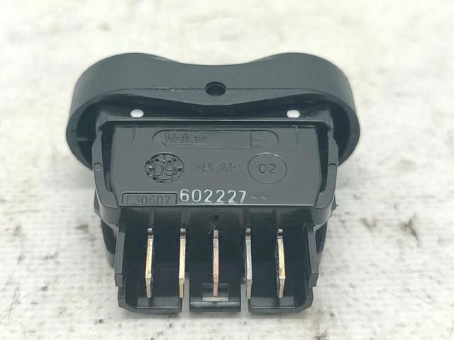 6001546816 Botón de encendido del motor del elevalunas de la consola central  disponible Málaga