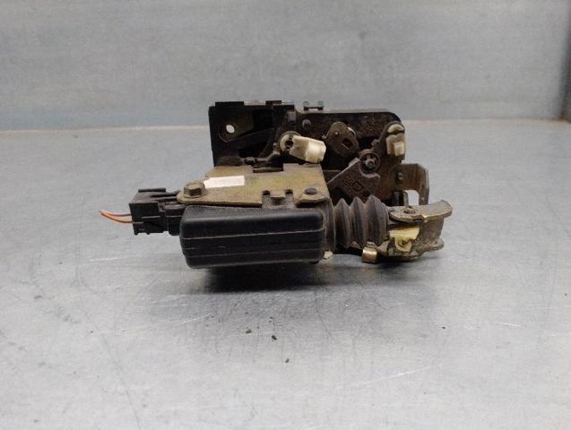 6001547511 RENAULT Cerradura de puerta delantera derecha  disponible Ourense