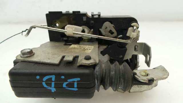 6001547511 RENAULT Cerradura de puerta delantera derecha  en stock Córdoba