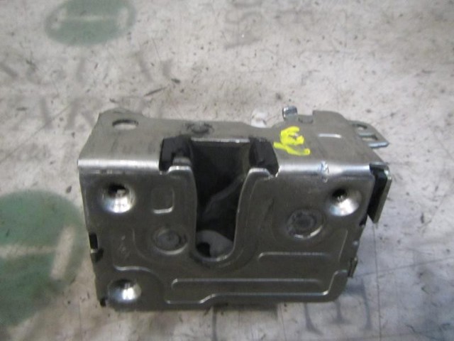 6001547511 Cerradura de puerta delantera derecha  disponible Utrera