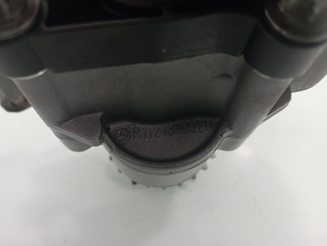 Bomba de aceite del motor para Mercedes E (S210)