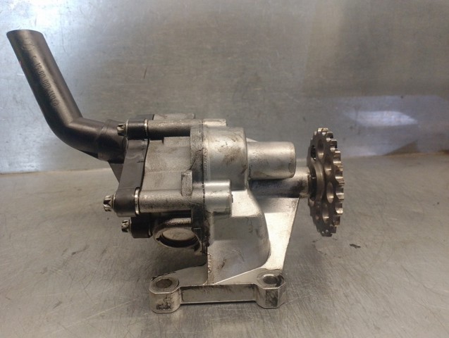 6061810801 MERCEDES Bomba De Aceite  en stock Huelva