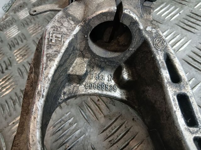 60659529 FIAT Brazo superior izquierdo de la suspensión delantera comprar Madrid