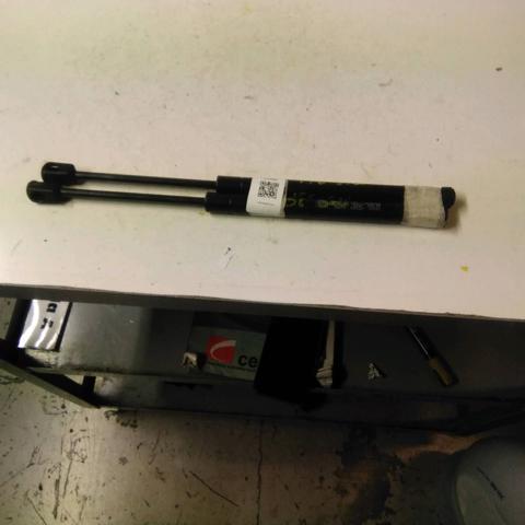 Muelle neumatico maletero 60664833 FIAT