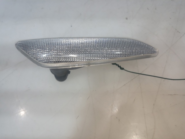 Luz intermitente guardabarros derecho 60686517 Peugeot/Citroen