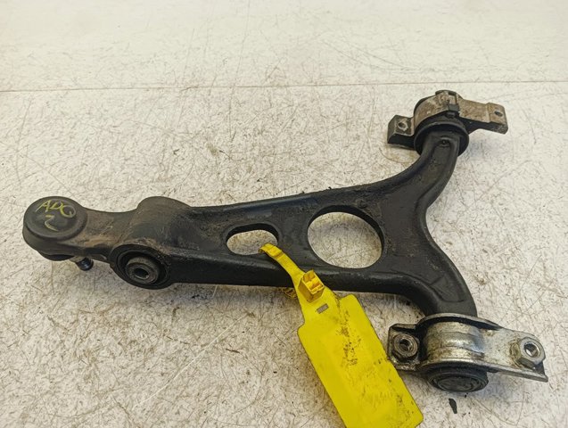 60686891 Brazo inferior izquierdo de la suspensión delantera  en stock Sabadell