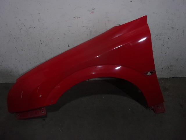 Aleta delantera izquierda 6101327 OPEL