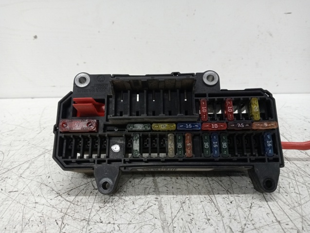 Caja de fusibles 61136900583 BMW