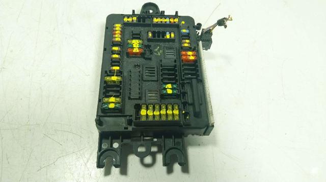 61149259466 Caja de fusibles trasera interior  comprar en Reus