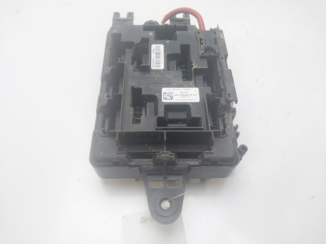 61149389070 BMW
