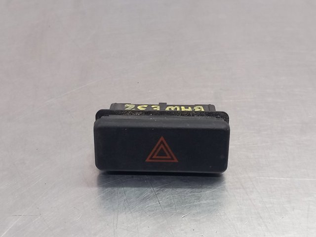 Boton warning para BMW 7 E32