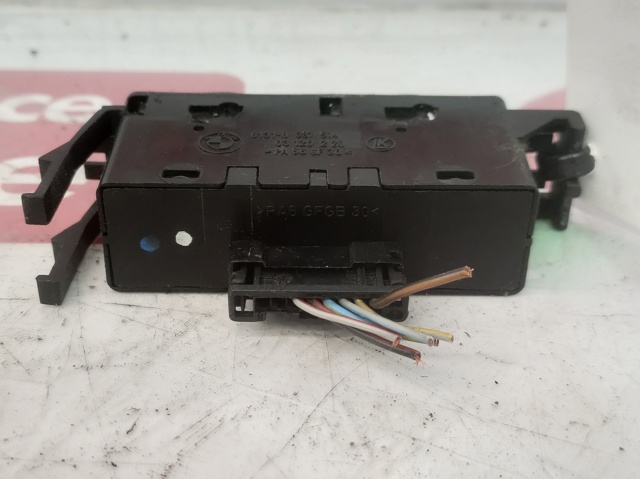 61318381514 Botón de encendido del motor del elevalunas delantero derecho  comprar en Pontevedra