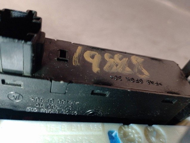 61318381514 BMW Botón de elevalunas delantero derecho  en stock Gandía