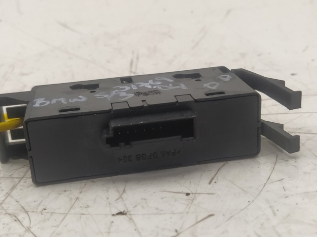61318381514 BMW Botón de elevalunas delantero derecho  en stock Huelva