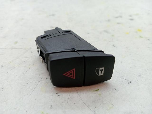 61319231786 BMW Boton de luz de emergencía  en stock Gandía