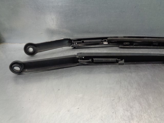 61617003931 BMW Brazo del limpiaparabrisas  en stock Gandía