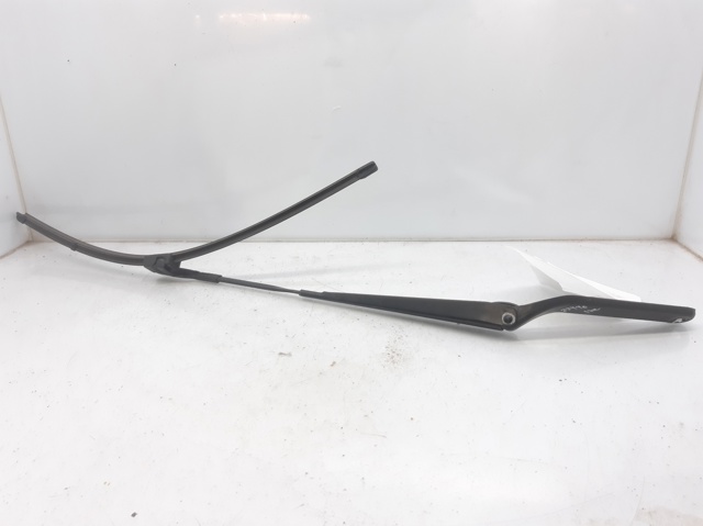 61617153736 BMW