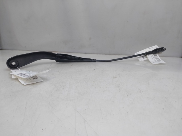 Brazo del limpiaparabrisas, delantero BMW 1  (F20)