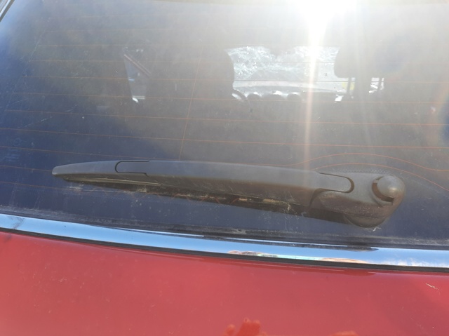 Precio del repuesto Brazo del limpiaparabrisas, lavado de parabrisas, luna delantera COUNTRYMAN  hatchback