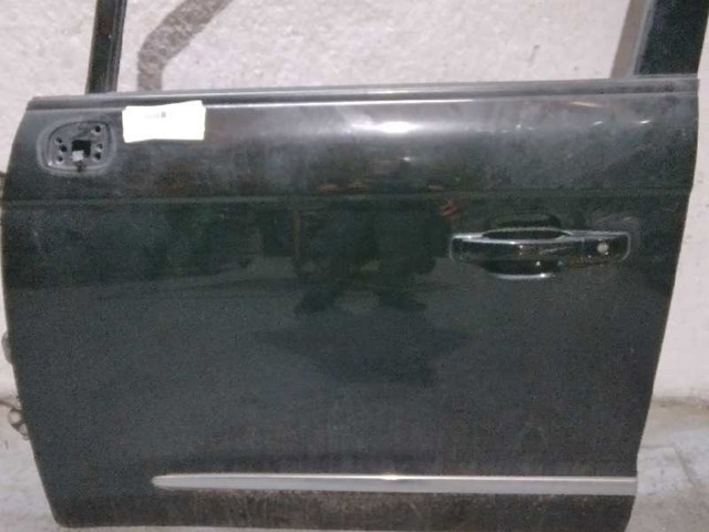 Comprar Puerta delantera izquierda SsangYong Rodius a bajo precio
