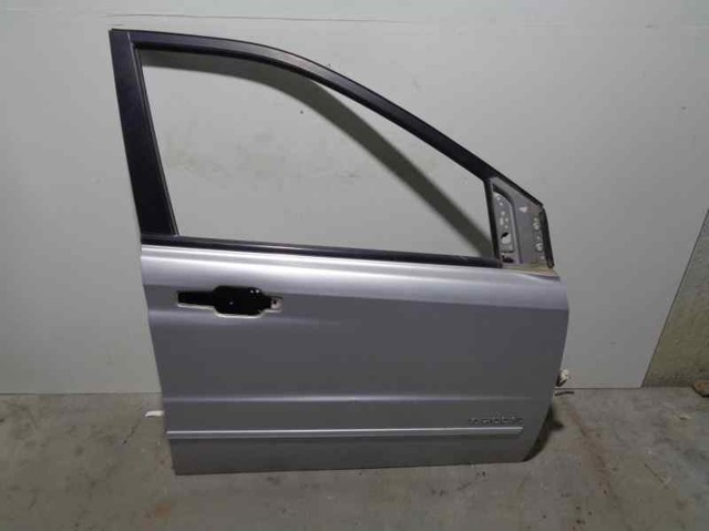 Puerta delantera derecha 6202109106 Ssang Yong