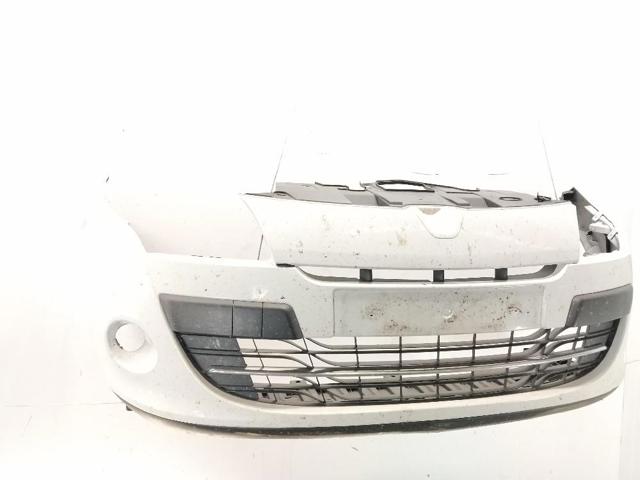 RENAULT 620220035R Paragolpes  en stock Salamanca