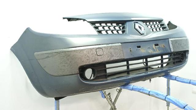 RENAULT 620225303R Paragolpes  en stock Terrassa