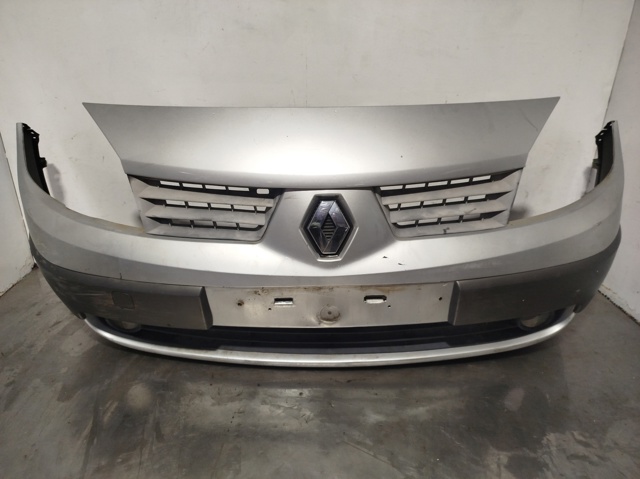 Paragolpes delantero Renault Scenic II (2003-2009)