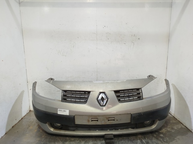 Comprar Paragolpes delantero y trasero Renault Megane II sedán usado