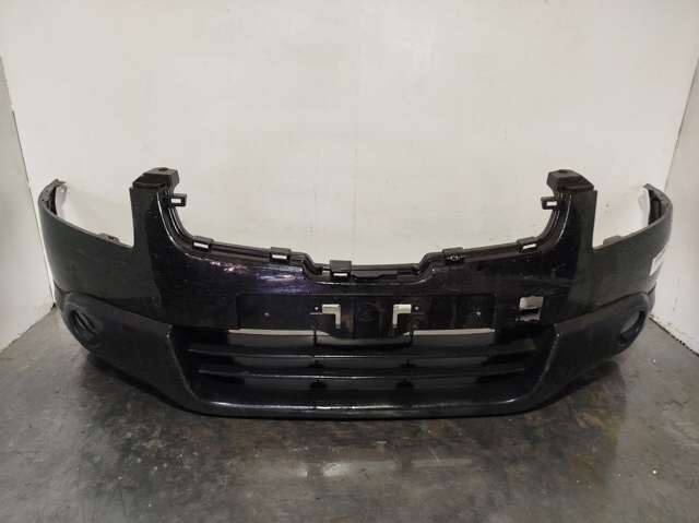 Defensa delantera 62022JD20H NISSAN