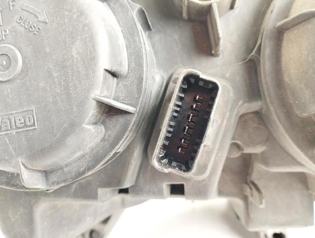 PEUGEOT 6204X2 Faro izquierdo  comprar en Albacete