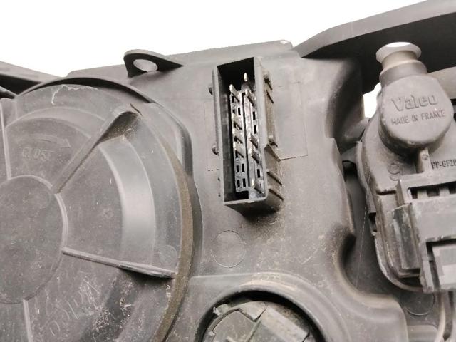 PEUGEOT 6208R6 Faro izquierdo  comprar en Albacete