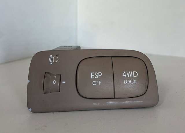 621W05010 Botón de encendido de calefacción del asiento  comprar en Pontevedra