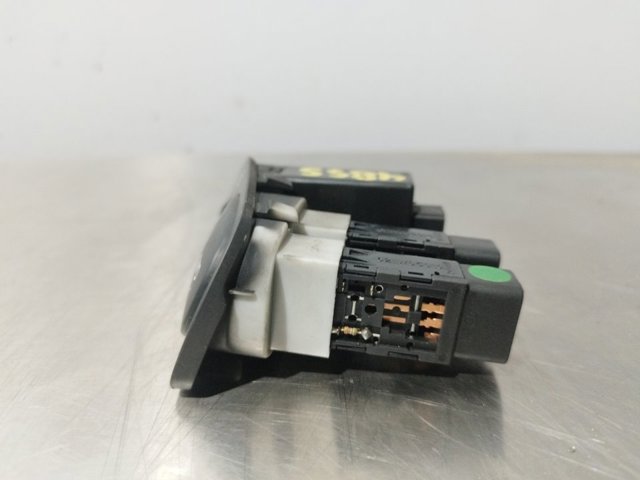 621W05010 Botón de encendido de calefacción del asiento  disponible Utrera