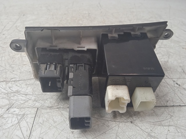 621W05010 Botón de encendido de calefacción del asiento  en stock Castellón