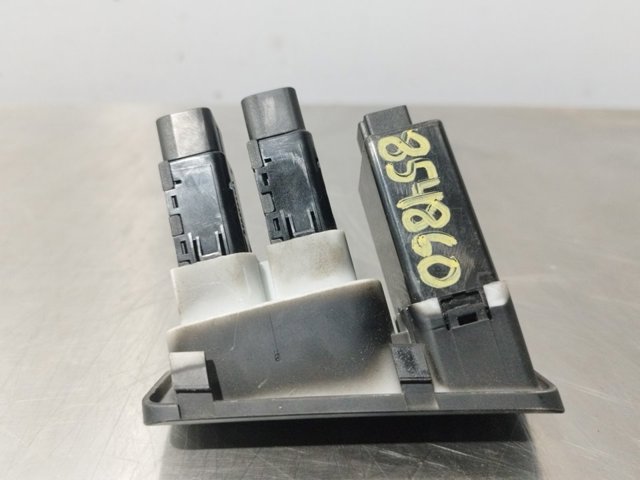 621W05010 Botón de encendido de calefacción del asiento  en stock Castellón