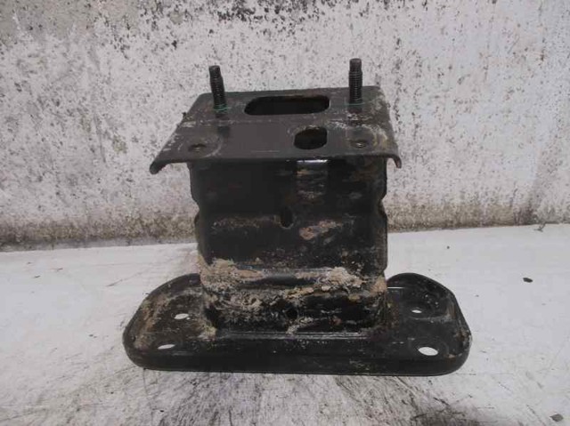 Soporte De Amplificador De Parachoques Delantero 622114GA0A Nissan