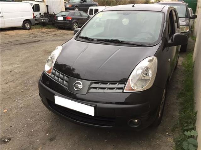 Rejilla frontal 623109U000 NISSAN