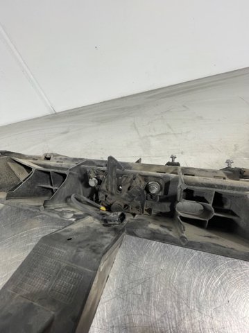 RENAULT 625001299R Panel de soporte del radiador y montaje de faros  disponible Lugo
