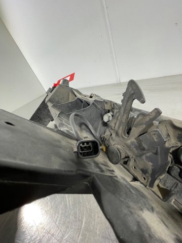 625001299R Soporte de radiador  en stock Castellón