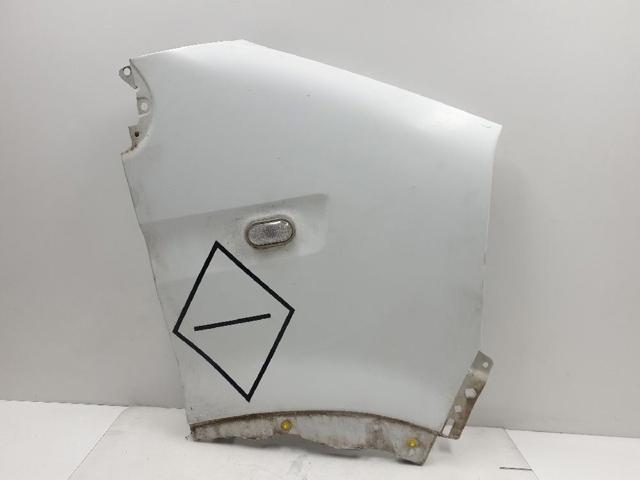 Aleta delantera derecha 6311200QAD NISSAN